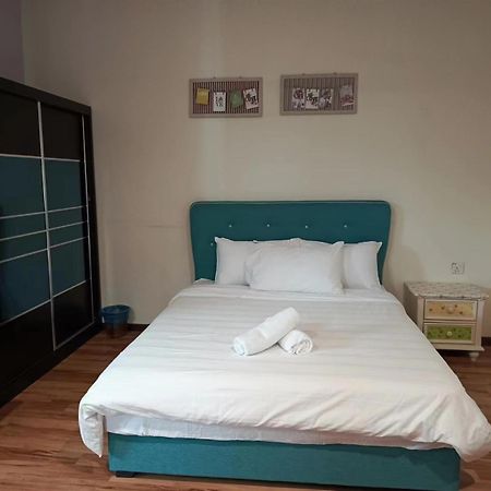 Melaka Beachfront Villa With Pool Dış mekan fotoğraf