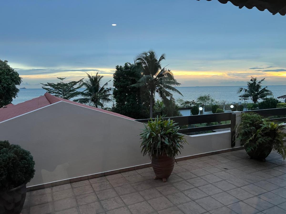 Melaka Beachfront Villa With Pool Dış mekan fotoğraf