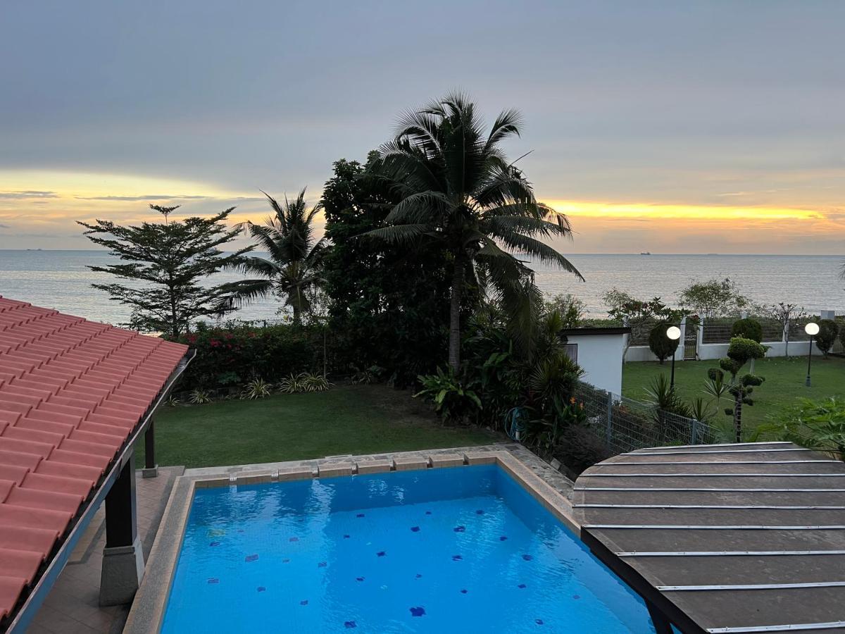 Melaka Beachfront Villa With Pool Dış mekan fotoğraf