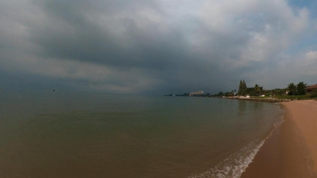 Melaka Beachfront Villa With Pool Dış mekan fotoğraf