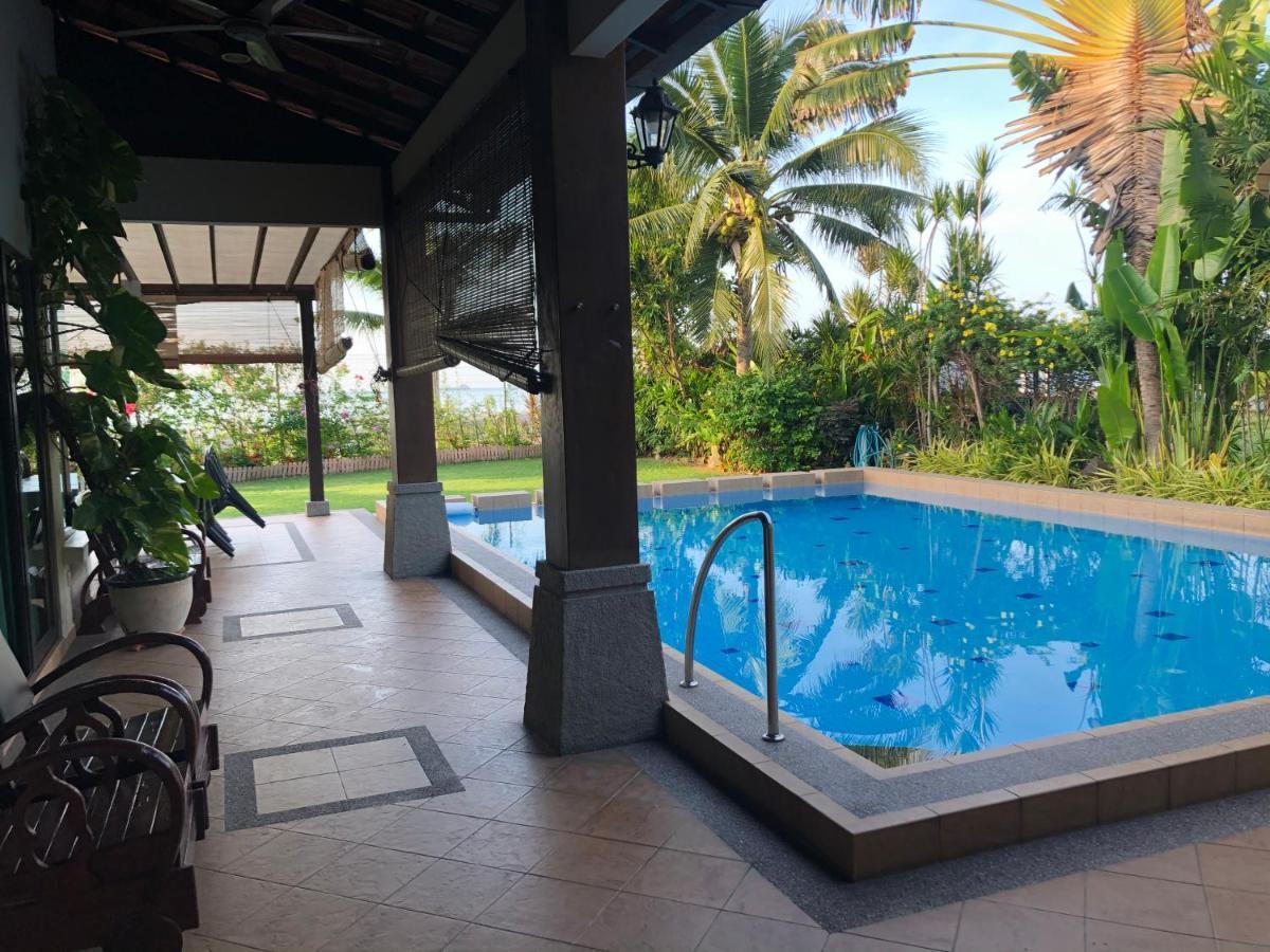 Melaka Beachfront Villa With Pool Dış mekan fotoğraf