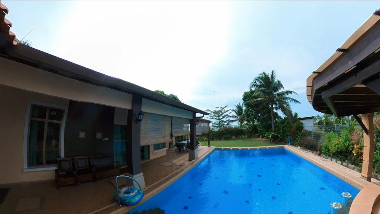 Melaka Beachfront Villa With Pool Dış mekan fotoğraf