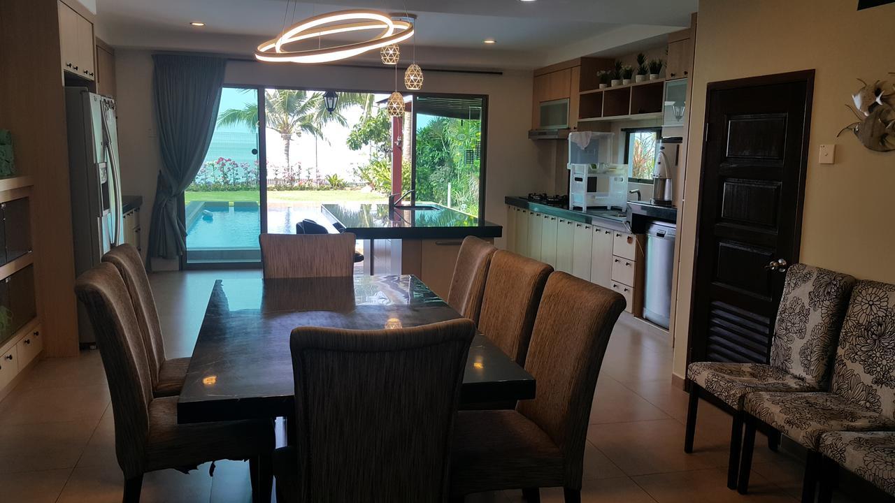 Melaka Beachfront Villa With Pool Dış mekan fotoğraf
