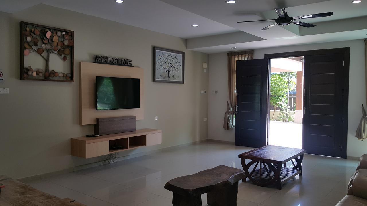 Melaka Beachfront Villa With Pool Dış mekan fotoğraf