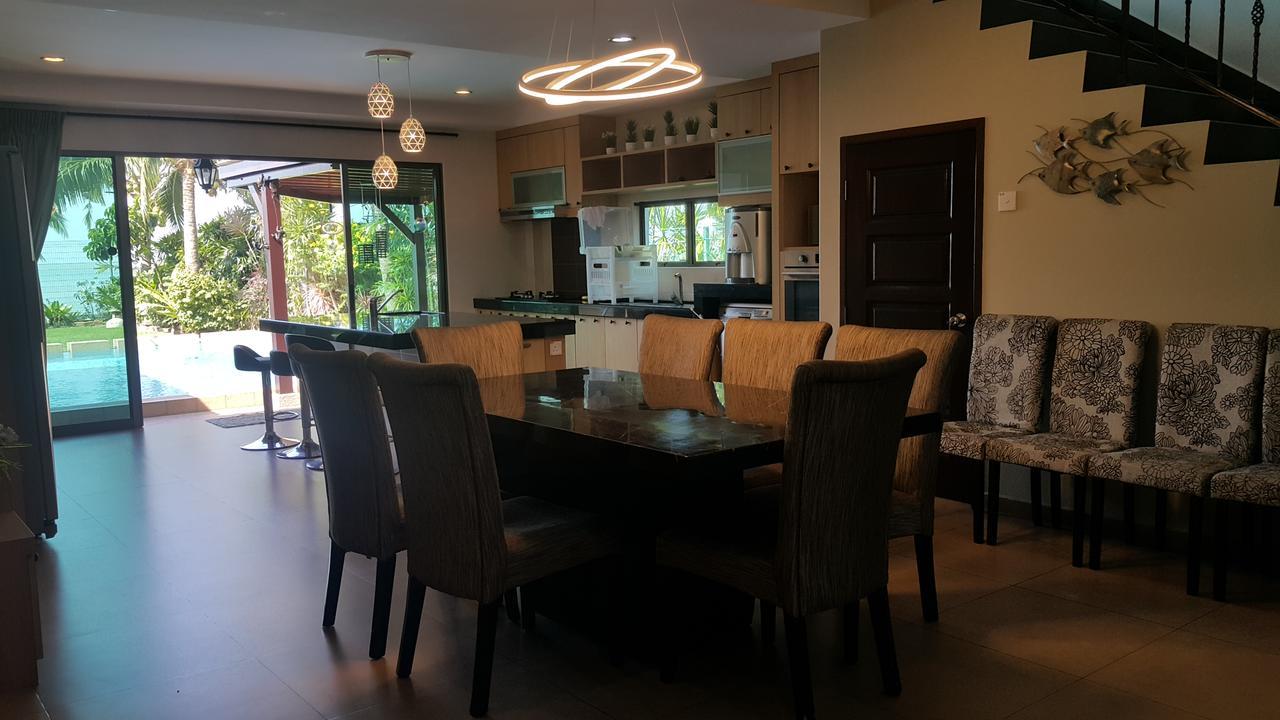 Melaka Beachfront Villa With Pool Dış mekan fotoğraf