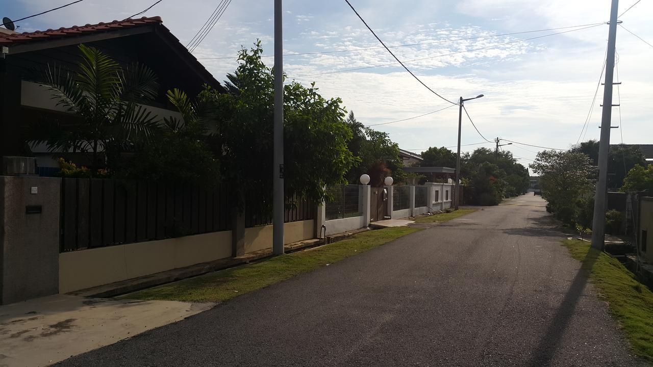 Melaka Beachfront Villa With Pool Dış mekan fotoğraf