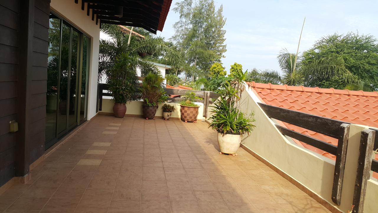 Melaka Beachfront Villa With Pool Dış mekan fotoğraf
